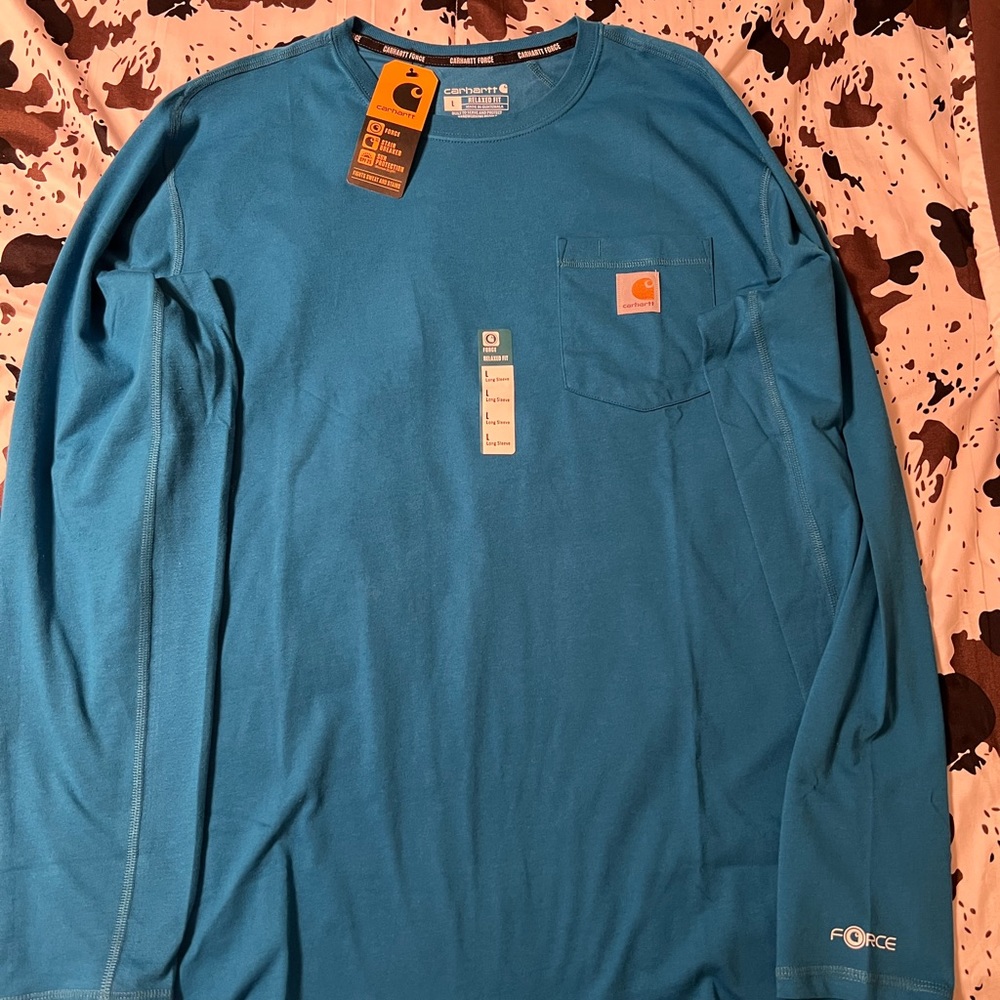 CARHARTT , force relaxed fit long sleeve shirt 💙